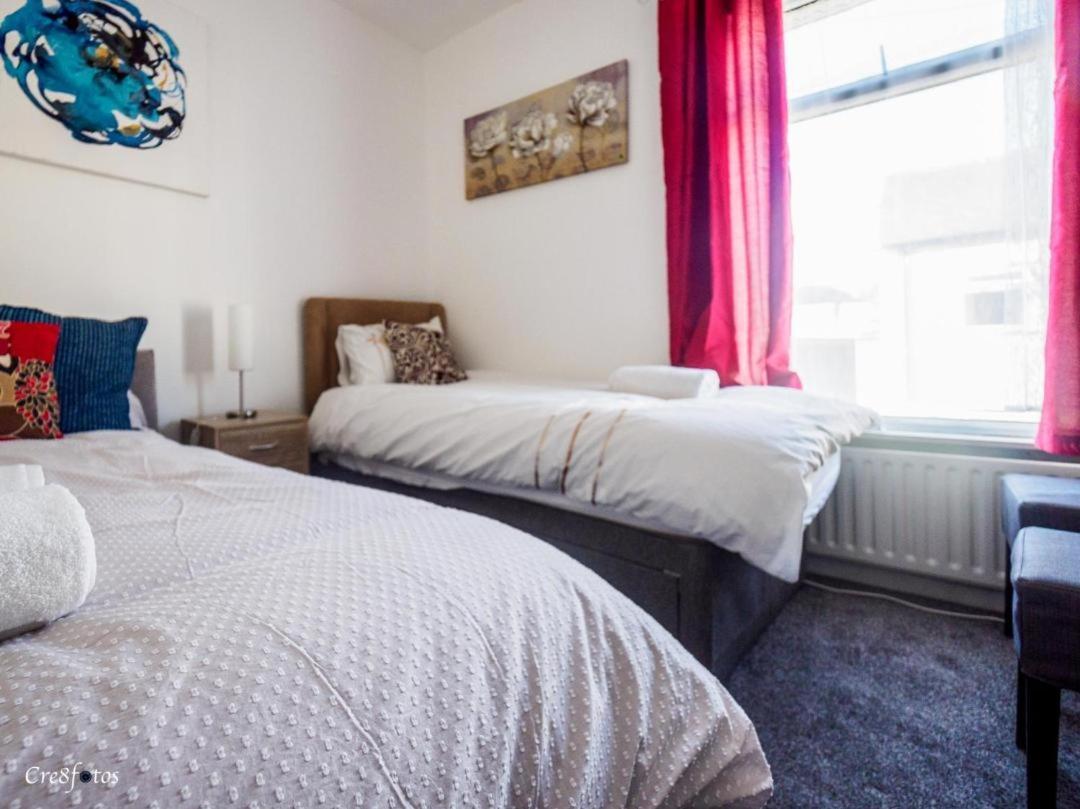 12 Cornwallis Lodge Family Room 2 Stoke-on-Trent Dış mekan fotoğraf