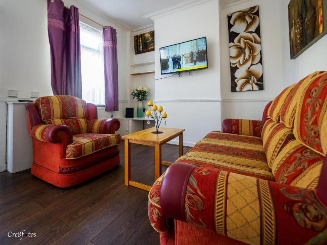 12 Cornwallis Lodge Family Room 2 Stoke-on-Trent Dış mekan fotoğraf