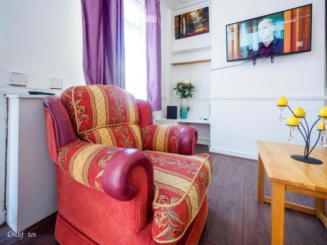 12 Cornwallis Lodge Family Room 2 Stoke-on-Trent Dış mekan fotoğraf