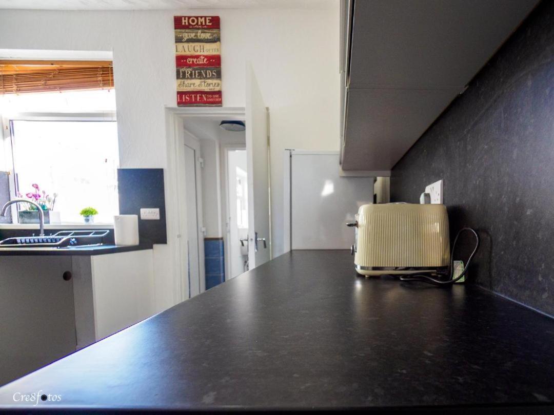 12 Cornwallis Lodge Family Room 2 Stoke-on-Trent Dış mekan fotoğraf