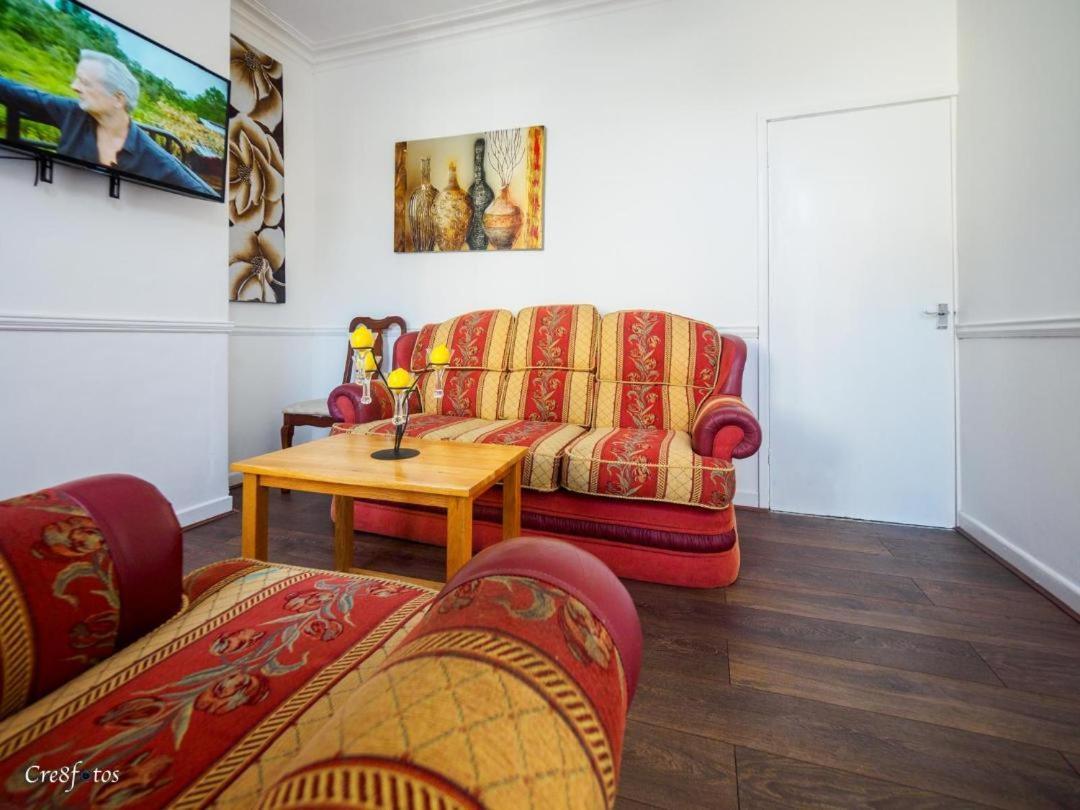 12 Cornwallis Lodge Family Room 2 Stoke-on-Trent Dış mekan fotoğraf