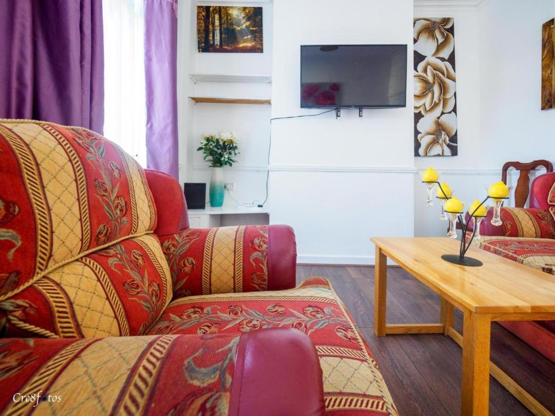 12 Cornwallis Lodge Family Room 2 Stoke-on-Trent Dış mekan fotoğraf